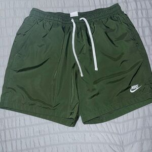 Nike Club
Men's Woven Flow Shorts